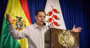 VICEPRESIDENTE EDMAND LARA ANUNCIA PROYECTO DE LEY PARA ELIMINAR LA RENTA VITALICIA DE EXPRESIDENTE
