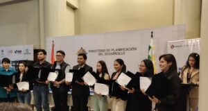 UNIVALLE ARRASA EN EL PREMIO PLURINACIONAL DE CIENCIA, TECNOLOGÍA E INNOVACIÓN DEL BICENTENARIO: 20 FINALISTAS, 7 GANADORES