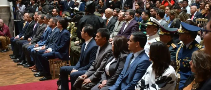 PRESIDENTE RODRIGO PAZ PEREIRA POSESIONA A SU PRIMER GABINETE MINISTERIAL, CON ENFOQUE EN EXPERIENCIA TÉCNICA Y REESTRUCTURACIÓN DEL EJECUTIVO