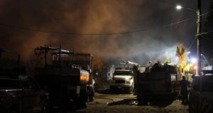 HOMBRE MUERE AL INTENTAR RESCATAR DINERO DURANTE INCENDIO EN UNA CARPINTERÍA DEL PLAN TRES MIL