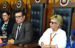 MAGISTRADOS PRORROGADOS DEL TCP QUEDAN CESADOS, ENFRENTAN DENUNCIAS Y SURGEN ÓRDENES DE APREHENSIÓN