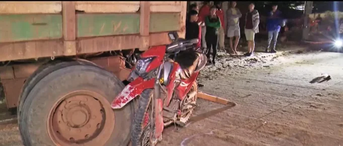 DOS PERSONAS MUEREN EN MENOS DE 24 HORAS TRAS CHOCAR CONTRA UNA CHATA MAL ESTACIONADA EN LA AVENIDA MONTECRISTO