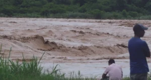 CRECIDAS EN LOS RÍOS DE YAPACANÍ E ICHILO ACTIVAN ALERTA ROJA HIDROLÓGICA
