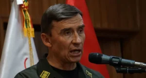 SOKOL EMITE INSTRUCTIVOS PARA COMBATIR LA CORRUPCIÓN Y “ORDENAR LA CASA” EN LA POLICÍA BOLIVIANA