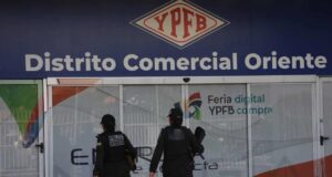 ALLANAMIENTOS EN YPFB REVELAN PRESUNTO DESVÍO MILLONARIO DE COMBUSTIBLE Y CONTRATOS IRREGULARES; CINCO FUNCIONARIOS SON ARRESTADOS