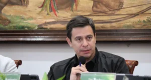 CONCEJAL ALBERTI AFIRMA QUE LA ALCALDÍA DE SANTA CRUZ DE LA SIERRA ESTÁ EN “QUIEBRA TÉCNICA” POR DEUDA QUE SUPERA LOS BS 1.000 MILLONES