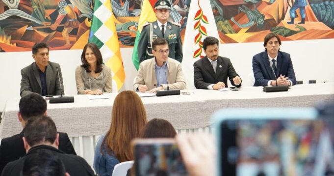 GOBIERNO PROMULGA EL DS 5509 PARA AMPLIAR EL ACCESO A INTERNET Y REDUCIR LA BRECHA DIGITAL EN BOLIVIA