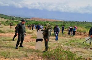 POLICÍA CONFIRMA ARRESTO DE UN SUBTENIENTE POR PRESUNTO USO DE ARMA DE FUEGO EN ENFRENTAMIENTOS EN COTAPACHI