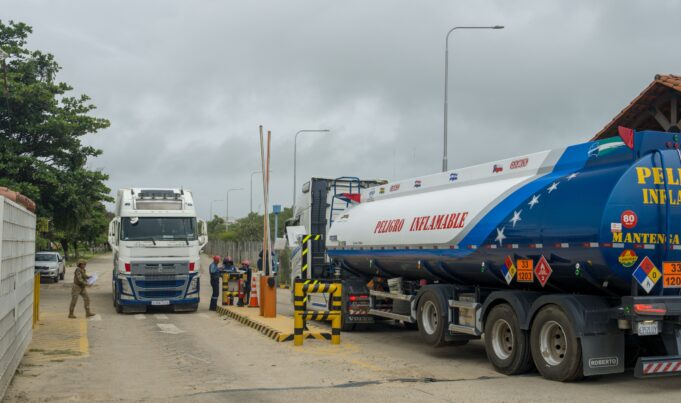 FISCALÍA EMITIRÁ 14 ÓRDENES DE APREHENSIÓN EN EL CASO DE DESVÍO DE COMBUSTIBLE