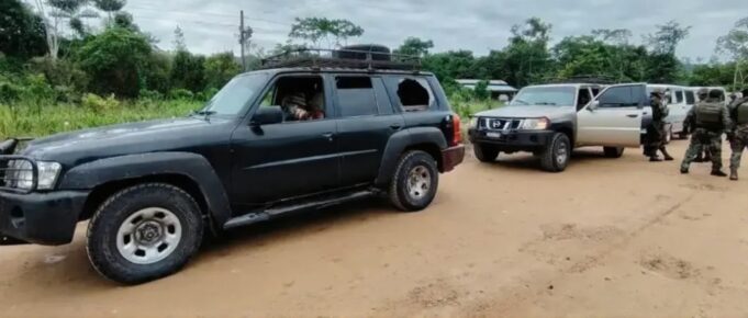 TRES POLICÍAS HERIDOS Y SIETE APREHENDIDOS TRAS EMBOSCADA A PATRULLA ANTIDROGAS EN EL TRÓPICO DE COCHABAMBA