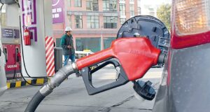 MINISTRO DE HIDROCARBUROS ASEGURA QUE ELIMINACIÓN DEL SUBSIDIO A COMBUSTIBLES AHORRA $US 10 MILLONES DIARIOS Y FRENA EL CONTRABANDO