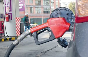 MINISTRO DE HIDROCARBUROS ASEGURA QUE ELIMINACIÓN DEL SUBSIDIO A COMBUSTIBLES AHORRA $US 10 MILLONES DIARIOS Y FRENA EL CONTRABANDO