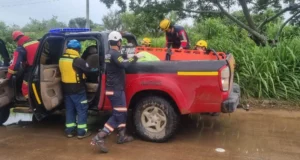 CONTINÚAN LAS LABORES DE RESCATE TRAS RIADA EN EL TORNO: HALLAN 15 CUERPOS Y 31 PERSONAS SIGUEN DESAPARECIDAS