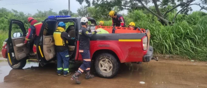 CONTINÚAN LAS LABORES DE RESCATE TRAS RIADA EN EL TORNO: HALLAN 15 CUERPOS Y 31 PERSONAS SIGUEN DESAPARECIDAS