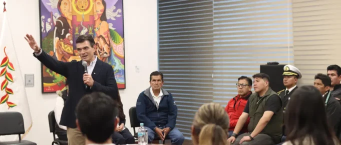 PRESIDENTE RODRIGO PAZ DEFIENDE ELIMINACIÓN DE LA SUBVENCIÓN A LOS COMBUSTIBLES Y ADMITE QUE NO HAY RECURSOS PARA UNA APLICACIÓN GRADUAL