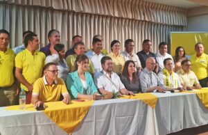 SAMUEL DORIA MEDINA PRESENTA CANDIDATOS EN SANTA CRUZ Y RATIFICA APOYO A CAMACHO PARA LA GOBERNACIÓN
