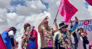 VICEPRESIDENTE EDMAND LARA CUESTIONA A RODRIGO PAZ Y RECHAZA LEY ANTIBLOQUEOS EN ACTO PROSELITISTA EN ORURO