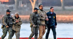 MADURO SE DECLARA “PRISIONERO DE GUERRA” Y SE PROCLAMA PRESIDENTE DE VENEZUELA EN SU PRIMERA COMPARECENCIA EN NUEVA YORK