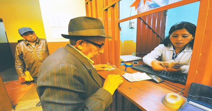 ADULTOS MAYORES SIN JUBILACIÓN RECIBIRÁN BS 150 ADICIONALES MENSUALES A LA RENTA DIGNIDAD DURANTE TODO UN AÑO