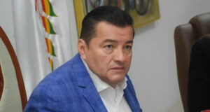 JUEZ EMITE ORDEN DE APREMIO CONTRA EL ALCALDE JHONNY FERNÁNDEZ POR DEUDA DE SUELDOS, PERO ALCALDÍA ASEGURA QUE MEDIDA QUEDA SIN EFECTO