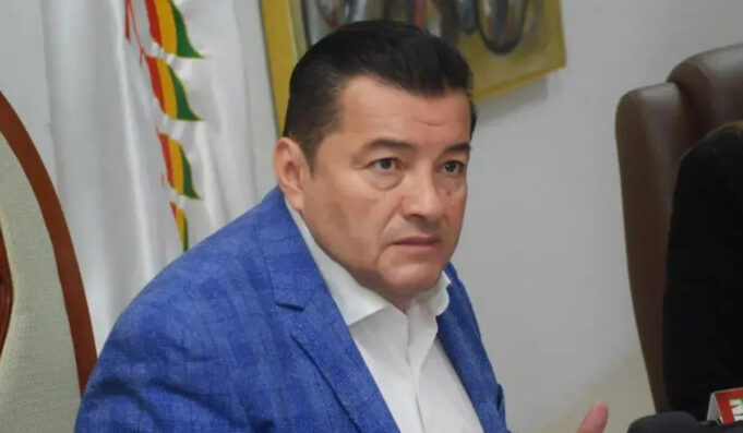 JUEZ EMITE ORDEN DE APREMIO CONTRA EL ALCALDE JHONNY FERNÁNDEZ POR DEUDA DE SUELDOS, PERO ALCALDÍA ASEGURA QUE MEDIDA QUEDA SIN EFECTO