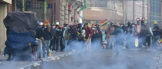 COB ROMPE EL DIÁLOGO CON EL GOBIERNO Y ANUNCIA BLOQUEO NACIONAL DE CARRETERAS DESDE ESTE MARTES