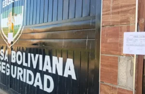 FISCALÍA Y POLICÍA ALLANAN VARIOS INMUEBLES EN SANTA CRUZ POR INVESTIGACIÓN DE ASOCIACIÓN DELICTUOSA Y TRÁFICO DE ARMAS