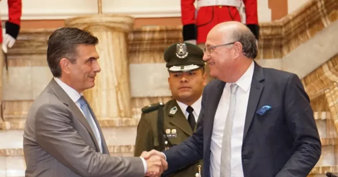 PRESIDENTE PAZ RESALTA RESPALDO DEL BID Y ACLARA QUE LOS $US 4.500 MILLONES SERÁN DESTINADOS A OBRAS SOCIALES Y PRODUCTIVAS