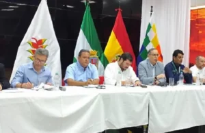 GOBIERNO, YPFB Y SECTORES CRUCEÑOS CONFORMAN COMISIÓN PARA VERIFICAR CALIDAD DE LA GASOLINA