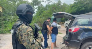 ENTREGAN A BRASIL A INTEGRANTE DEL PCC CAPTURADO EN SANTA CRUZ POR NARCOTRÁFICO