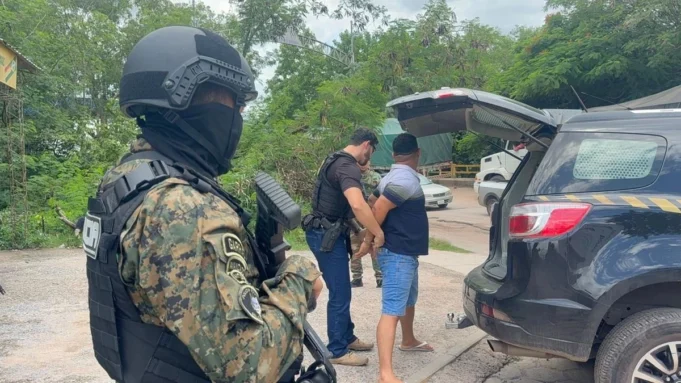 ENTREGAN A BRASIL A INTEGRANTE DEL PCC CAPTURADO EN SANTA CRUZ POR NARCOTRÁFICO