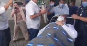 DEFENSA DE JHONNY FERNÁNDEZ INFORMA QUE EL ALCALDE FUE TRASLADADO A UNA CLÍNICA PRIVADA TRAS ORDEN DE APREHENSIÓN POR EL CASO “PAVIMENTO”