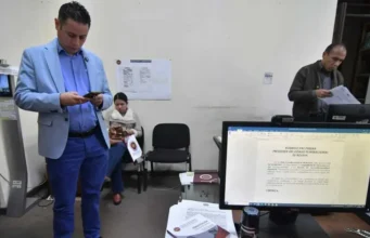 VICEPRESIDENTE EDMAND LARA PRESENTA ACCIÓN DE INCONSTITUCIONALIDAD CONTRA EL DECRETO SUPREMO 5552 ANTE EL TCP