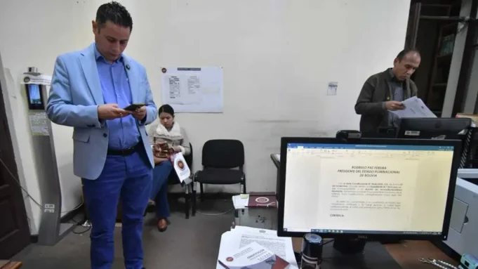 VICEPRESIDENTE EDMAND LARA PRESENTA ACCIÓN DE INCONSTITUCIONALIDAD CONTRA EL DECRETO SUPREMO 5552 ANTE EL TCP