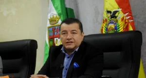 JHONNY FERNÁNDEZ PERMANECE APREHENDIDO EN CLÍNICA PRIVADA MIENTRAS FISCALÍA SOLICITA SU DETENCIÓN PREVENTIVA POR EL “CASO PAVIMENTO”