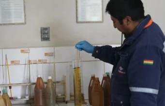 YPFB GARANTIZA QUE LA GASOLINA CUMPLE ESTÁNDARES DE CALIDAD TRAS CRÍTICAS Y DENUNCIAS DE USUARIOS