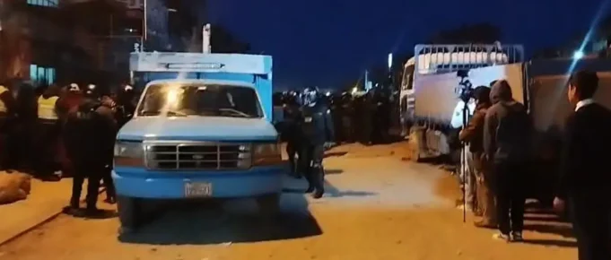 APEDREAN CAMIÓN DE GLP Y RECUPERAN GARAFAS TRAS INTERVENCIÓN DE LA ANH EN EL ALTO