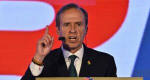 QUIROGA CUESTIONA LOS 100 DÍAS DEL GOBIERNO DE RODRIGO PAZ Y PIDE REFORMAS ESTRUCTURALES