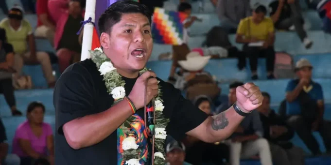 SECTORES EVISTAS PRESENTAN A LEONARDO LOZA COMO CANDIDATO A LA GOBERNACIÓN DE COCHABAMBA