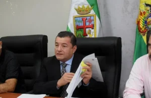 JHONNY FERNÁNDEZ NO DESCARTA REPOSTULAR A LA ALCALDÍA Y ACUSA “AFANES POLÍTICOS” TRAS DENUNCIA POR SUPUESTA OBRA NO EJECUTADA