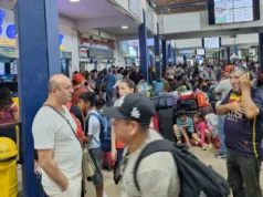 PARO INDEFINIDO EN LA TERMINAL BIMODAL DE SANTA CRUZ PERJUDICA A CIENTOS DE PASAJEROS A DÍAS DE CARNAVAL