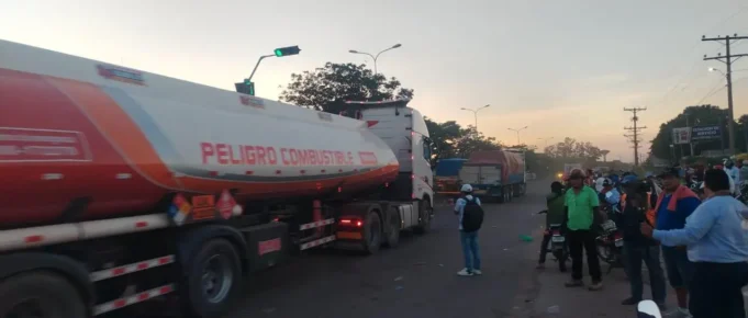 LEVANTAN CUATRO PUNTOS DE BLOQUEO EN LA CARRETERA AL NORTE DE SANTA CRUZ TRAS CONVOCATORIA AL DIÁLOGO