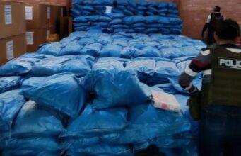 INCAUTAN MÁS DE 54 TONELADAS DE SUSTANCIAS QUÍMICAS EN ORURO EN UN DURO GOLPE AL NARCOTRÁFICO
