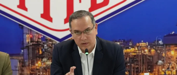 FISCALÍA CITARÁ A FIRMANTES DE CONTRATO POR PRESUNTO SOBREPRECIO EN HIDROCARBUROS