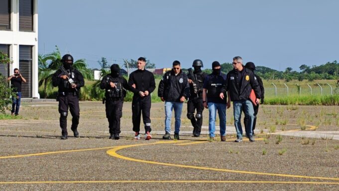 MINISTRO OVIEDO AFIRMA QUE IDENTIFICARAN A QUIENES PROTEGIERON A MARSET Y SE INVESTIGARÁ PRESUNTAS IRREGULARIDADES EN CASAS ALLANADAS