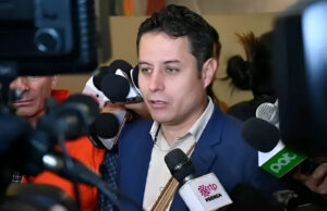 VICEPRESIDENTE LARA CUESTIONA VISITA DE RODRIGO PAZ A EEUU Y PIDE QUE NO SE OFREZCA AL EJÉRCITO BOLIVIANO PARA CONFLICTOS INTERNACIONALES