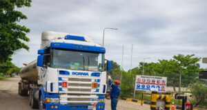 YPFB ADMITE LEVES DEMORAS EN EL DESPACHO DE GASOLINA EN SANTA CRUZ POR AJUSTES TÉCNICOS