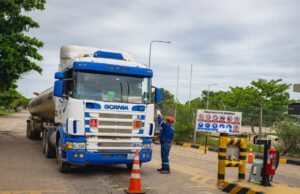 YPFB ADMITE LEVES DEMORAS EN EL DESPACHO DE GASOLINA EN SANTA CRUZ POR AJUSTES TÉCNICOS