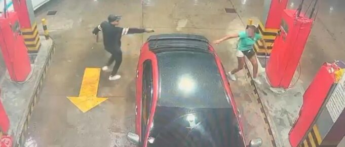 CÁMARAS DE SEGURIDAD CAPTAN ATRACO ARMADO EN UN SURTIDOR DE LA CARRETERA AL NORTE