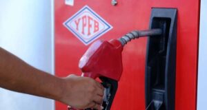 TENSIÓN POR GASOLINA DESESTABILIZADA: TRANSPORTISTAS RECLAMAN DEMORAS EN RESARCIMIENTOS MIENTRAS YPFB ANUNCIA PAGOS DESDE LA PRÓXIMA SEMANA